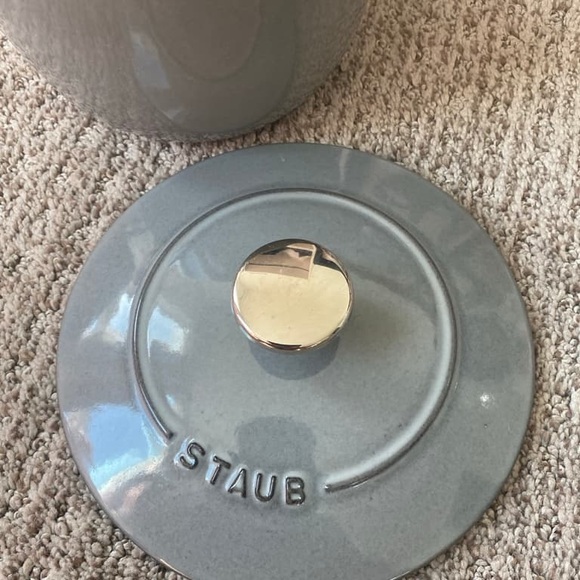 Staub Slate Gray Cast Iron Dutch Oven - Picture 6 of 9